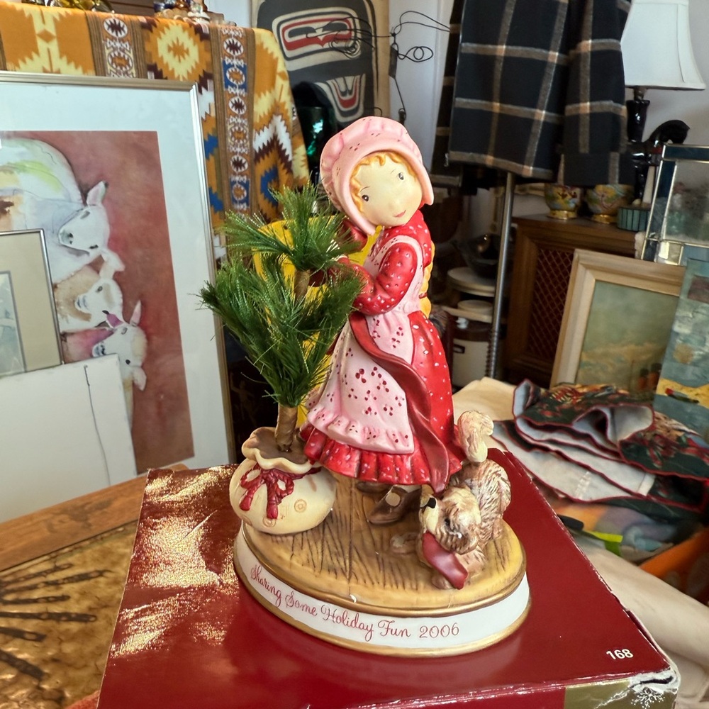 Holly Hobbie Carlton Heirloom Sharing Some Holiday Fun Christmas Figurine